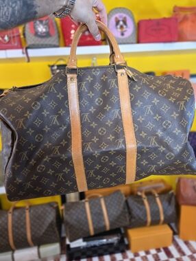 Louis vuitton Keepall 50 with lock and key shown live